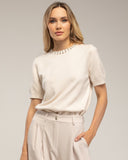 Jersey de punto fino con detalles de piedras de strass en el cuello. - Tantra Spain