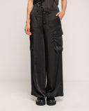 Pantalon de raso, de corte recto con bolsillos tipo cargo y frontales - Tantra Spain