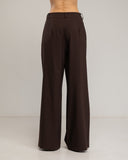 Pantalon de vestir corte recto con pinzas, amplio, y bolsiilos. - Tantra Spain