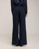 Pantalon de vestir corte recto con pinzas, amplio, y bolsiilos. - Tantra Spain
