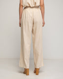 Pantalon recto con bolsillos laterales y cintura fruncida. - Tantra Spain
