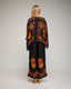 Set de blusa y pantalón, estampado de flores con bordados y lentejuelas. Pantalón de cintura elastica con bolsillos y el top de corte oversize. - Tantra Spain