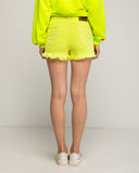 Short denim en color fluor y desflecado en el bajo. - Tantra Spain