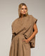 Top oversize de manga corta con pliegues en los hombro. - Tantra Spain