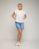 Top sin mangas oversize con pliegues en el pecho y detalles de batista - Tantra Spain