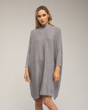 Vestido amplio de canale con cuello perkins y ajustado en las mangas. - Tantra Spain