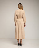 Vestido camisero de punto largo con bolsillos en el pecho y cinturon. (BEIGE) - Tantra Spain