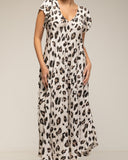 Vestido largo de seda de estampado animal print con cuello pico y vuelo en la parte inferior - Tantra Spain