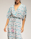 Vestido largo estampado animal paisley , con cuello cruzado, cintura fruncida y aperturas a los lados - Tantra Spain