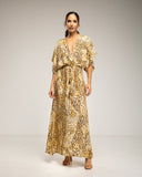 Vestido largo estampado animal print , con cuello cruzado, cintura fruncida y aperturas a los lados - Tantra Spain
