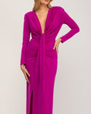 Vestido largo liso drapeado con escote. - Tantra Spain