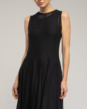 Vestido largo sin mangas de encaje con textura, falda de vuelo con pinzas. (NEGRO) - Tantra Spain