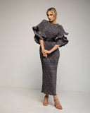 Vestido maxi estampado plisado con volantes en las mangas y cinturón. - Tantra Spain