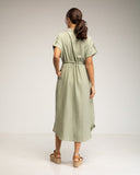 Vestido midi camisero de manga corta con cintura fruncida y bolsillos (GREEN) - Tantra Spain