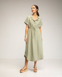 Vestido midi camisero de manga corta con cintura fruncida y bolsillos (GREEN) - Tantra Spain