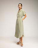 Vestido midi camisero de manga corta con cintura fruncida y bolsillos (GREEN) - Tantra Spain