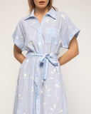 vestido midi camisero de rayas con bordados cinturon (Blue) - Tantra Spain