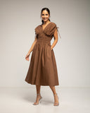 Vestido midi con cintura y pecho elastico, mangas fruncidas y bolsillos (BROWN) - Tantra Spain