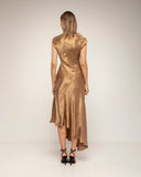 vestido midi con textura de seda cuello barco y largo asimétrico (Gold) - Tantra Spain