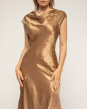 vestido midi con textura de seda cuello barco y largo asimétrico (Gold) - Tantra Spain