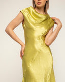 vestido midi con textura de seda cuello barco y largo asimétrico (Green) - Tantra Spain