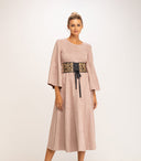 Vestido midi de antelina con cinturon con bordados. - Tantra Spain
