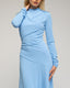 Vestido midi de manga larga con frunce lateral y falda asimetrica con vuelo. Detalle de botones en el hombro. - Tantra Spain