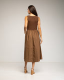 Vestido midi sin mangas con parte de arriba tipo camiseta y falda de vuelo con bolsillos (BROWN)) (Copia) (Copia) - Tantra Spain