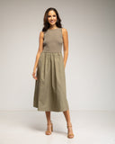 Vestido midi sin mangas con parte de arriba tipo camiseta y falda de vuelo con bolsillos (KAKHI) (Copia) - Tantra Spain