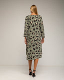 Vestido oversize de estampado animal print, manga larga y bolsillos. - Tantra Spain