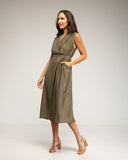 Vestido sin mangas con cuello cruzado, cinturón y bolsillos (KHAKI) - Tantra Spain